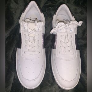 INC LIBBEEL SNEAKERS